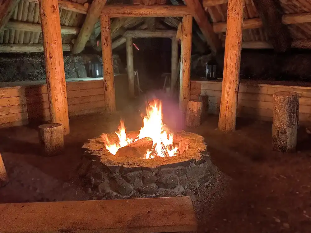 Burning fire pit